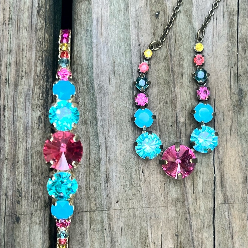 Sorrelli bracelet and necklace set in blue and pink